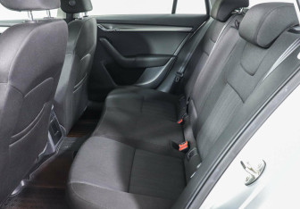 Подержанный автомобиль Skoda Octavia Wagon 2017 года (9 фото)