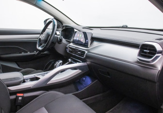 Подержанный автомобиль Geely Coolray 2022 года (9 фото)