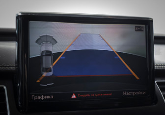 Подержанный автомобиль Audi A8 2016 года (19 фото)