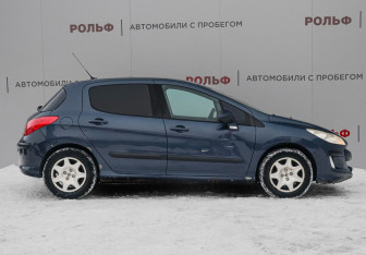 Подержанный автомобиль Peugeot 308 Hatchback 2009 года (4 фото)