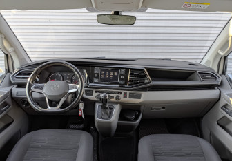 Подержанный автомобиль Volkswagen Caravelle 2020 года (14 фото)