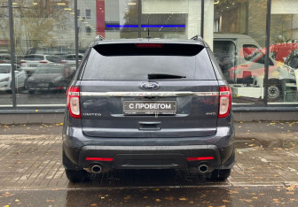 Подержанный автомобиль Ford Explorer 2013 года (7 фото)