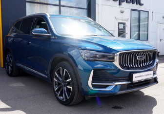Подержанный автомобиль Geely Monjaro 2023 года (3 фото)