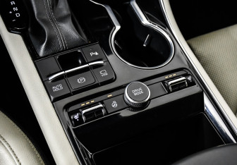 Подержанный автомобиль Kia K5 2021 года (16 фото)