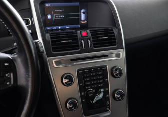 Подержанный автомобиль Volvo XC60 2012 года (11 фото)