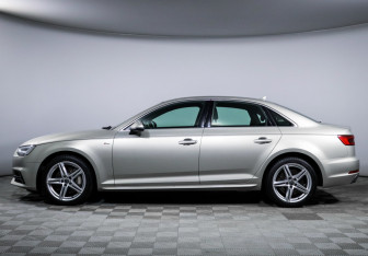 Подержанный автомобиль Audi A4 Sedan 2017 года (8 фото)
