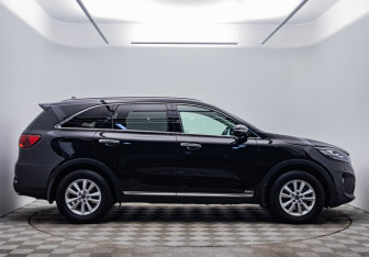 Подержанный автомобиль Kia Sorento 2019 года (4 фото)