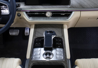 Подержанный автомобиль Tank 500 2023 года (16 фото)