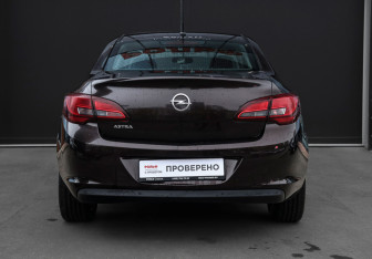 Подержанный автомобиль Opel Astra Sedan 2013 года (6 фото)