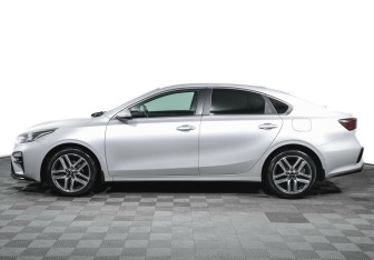 Подержанный автомобиль Kia Cerato Sedan 2019 года (3 фото)