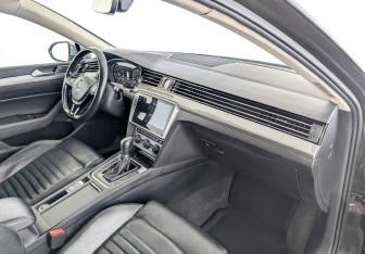 Подержанный автомобиль Volkswagen Passat Wagon 2018 года (11 фото)