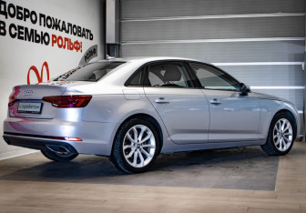 Подержанный автомобиль Audi A4 Sedan 2019 года (4 фото)