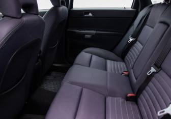 Подержанный автомобиль Volvo S40 2007 года (11 фото)