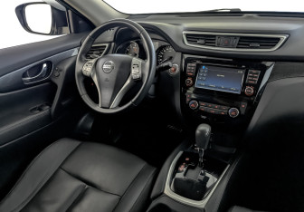 Подержанный автомобиль Nissan X-Trail 2017 года (28 фото)