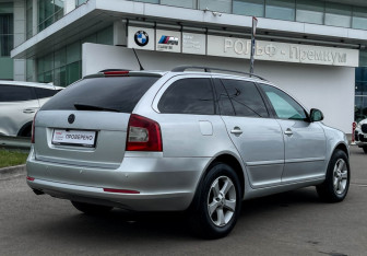 Подержанный автомобиль Skoda Octavia Wagon 2011 года (5 фото)
