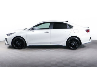 Подержанный автомобиль Kia Cerato Sedan 2020 года (3 фото)