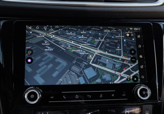 Подержанный автомобиль Nissan X-Trail 2015 года (17 фото)