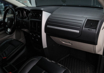 Подержанный автомобиль Dodge Caravan 2009 года (7 фото)