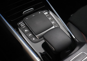 Подержанный автомобиль Mercedes-Benz GLB 2020 года (14 фото)