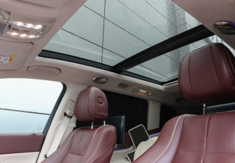 Подержанный автомобиль Mercedes-Benz Maybach GLS 2023 года (17 фото)