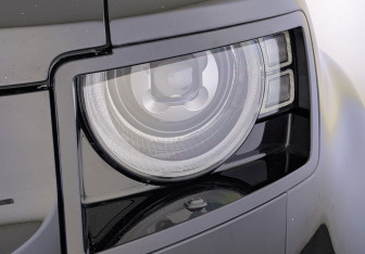 Подержанный автомобиль Land Rover Defender Suv 2021 года (11 фото)