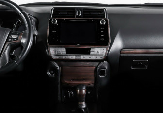 Подержанный автомобиль Toyota Land Cruiser Prado 2019 года (14 фото)