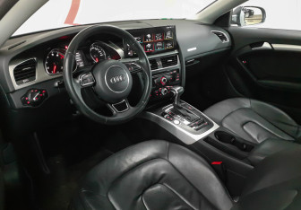 Подержанный автомобиль Audi A5 Coupe 2012 года (7 фото)