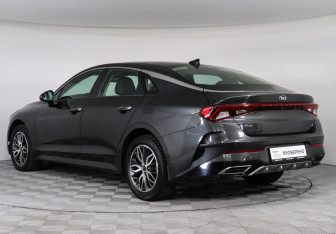 Подержанный автомобиль Kia K5 2021 года (7 фото)