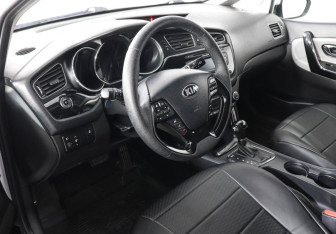 Подержанный автомобиль Kia Ceed Wagon 2013 года (9 фото)