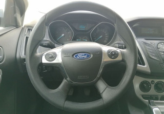 Подержанный автомобиль Ford Focus Sedan 2012 года (12 фото)
