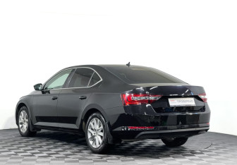 Подержанный автомобиль Skoda Superb Liftback 2018 года (7 фото)