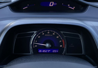 Подержанный автомобиль Honda Civic Sedan 2009 года (21 фото)