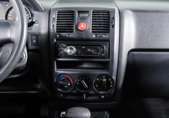 Подержанный автомобиль Hyundai Getz 2010 года (13 фото)