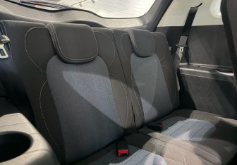 Подержанный автомобиль Chevrolet Captiva 2022 года (11 фото)