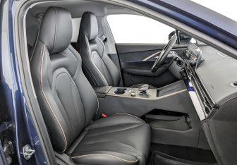 Подержанный автомобиль Omoda C5 2023 года (24 фото)