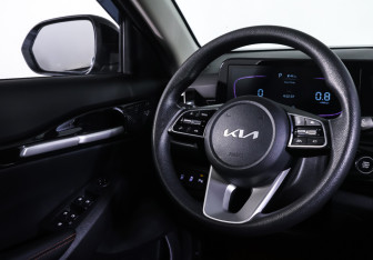 Подержанный автомобиль Kia Seltos 2024 года (13 фото)