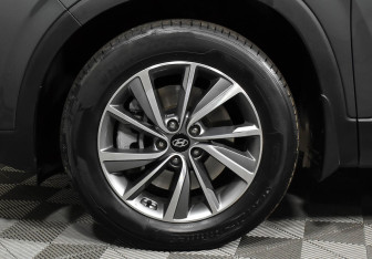 Подержанный автомобиль Hyundai Santa Fe 2020 года (8 фото)