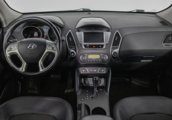 Подержанный автомобиль Hyundai ix35 2011 года (13 фото)