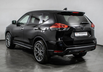 Подержанный автомобиль Nissan X-Trail 2020 года (7 фото)