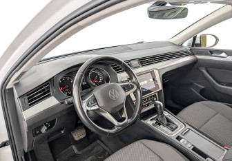 Подержанный автомобиль Volkswagen Passat Sedan 2020 года (16 фото)