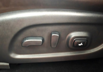 Подержанный автомобиль Infiniti JX 2013 года (18 фото)