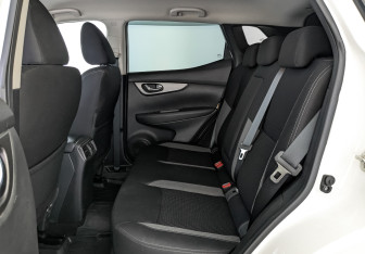 Подержанный автомобиль Nissan Qashqai 2022 года (18 фото)