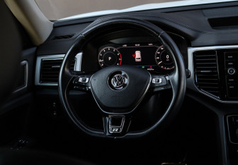 Подержанный автомобиль Volkswagen Teramont 2018 года (16 фото)