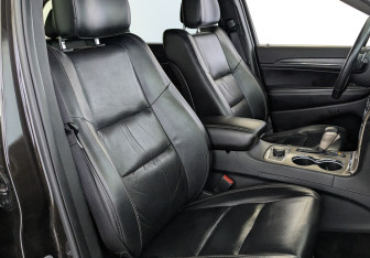 Подержанный автомобиль Jeep Grand Cherokee 2016 года (24 фото)