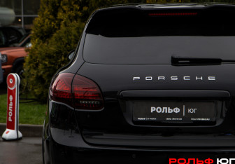 Подержанный автомобиль Porsche Cayenne 2013 года (26 фото)
