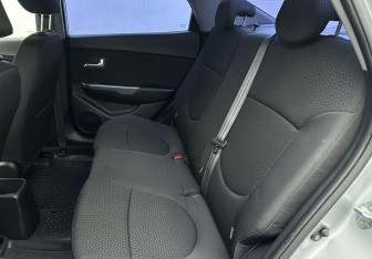 Подержанный автомобиль Kia Rio Sedan 2014 года (10 фото)