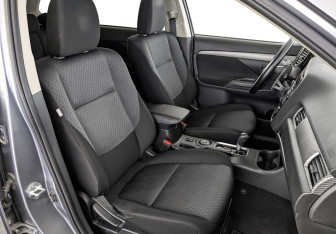 Подержанный автомобиль Mitsubishi Outlander 2012 года (24 фото)