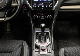 Подержанный автомобиль Subaru Forester Suv 2021 года (10 фото)