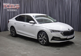 Подержанный автомобиль Skoda Octavia Liftback 2020 года (3 фото)