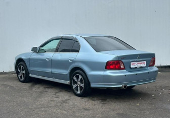 Подержанный автомобиль Mitsubishi Galant Sedan 2003 года (7 фото)